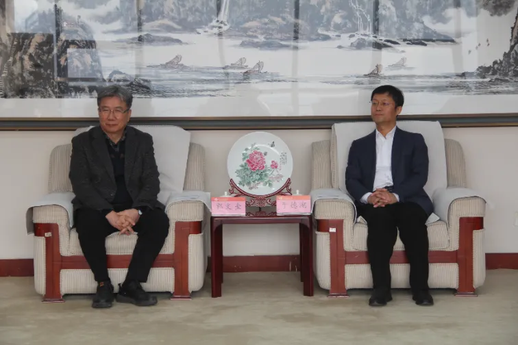 Shandong LANO співпрацює з професором KWAK, Мун Кю, доктором філософії та представником Лян Тонгхо з Університету Донгук, Південна Корея, для здійснення обміну та співпраці в галузі контролю шуму з Університетом Шаньдун Цзяньчжу Shandong LANO співпрацює з професором KWAK, Мун Кю, доктором філософії та представником Лян Тонгхо з Університету Донгук, Південна Корея, для здійснення обміну та співпраці в галузі контролю шуму з Університетом Шаньдун Цзяньчжу